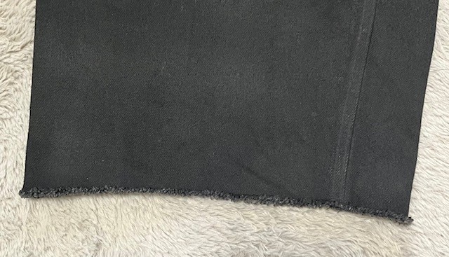 sabyの定番アイテムであるタックバギーパンツの裾